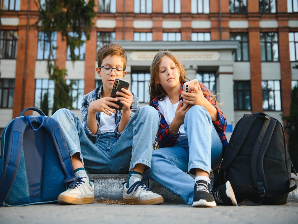 הילדים והטלפון